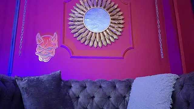 Julieta Russell online show from February 25, 11:54 am