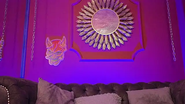 Julieta Russell online show from December 17, 11:26 am