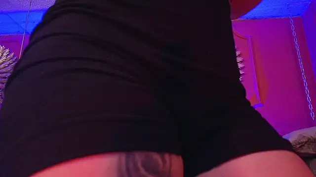 Julieta Russell online show from February 4, 12:11 pm