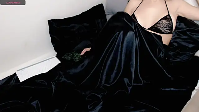 hotmask online show from February 1, 7:56 pm