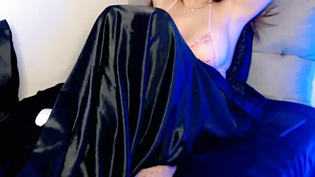 hotmask online show from December 13, 8:04 pm