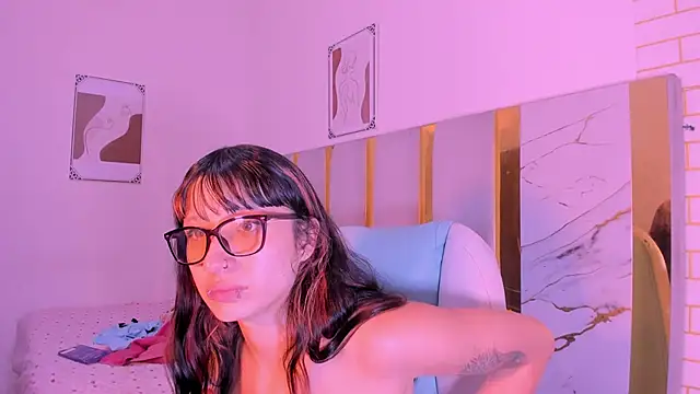 laurem-paulette online show from November 1, 1:16 pm