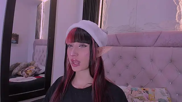 laurem-paulette online show from December 22, 7:47 pm