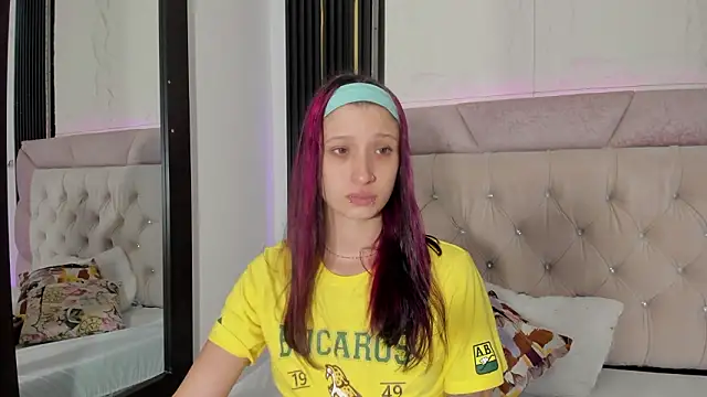 laurem-paulette online show from February 6, 7:10 pm