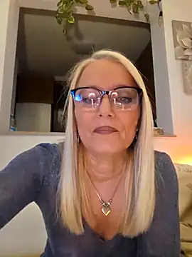 Snapshot of kikkastar chatting on February 25, 8:21 pm kikkastar online show from February 25, 8:21 pm