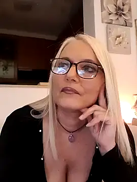 Snapshot of kikkastar chatting on January 29, 8:04 pm kikkastar online show from January 29, 8:04 pm