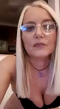 Snapshot of kikkastar chatting on January 27, 10:49 pm kikkastar online show from January 27, 10:49 pm