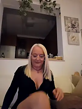 Snapshot of kikkastar chatting on February 11, 9:03 pm kikkastar online show from February 11, 9:03 pm