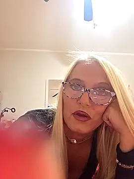 Snapshot of kikkastar chatting on October 1, 7:57 am kikkastar online show from October 1, 7:57 am