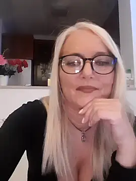 Snapshot of kikkastar chatting on January 1, 8:26 pm kikkastar online show from January 1, 8:26 pm