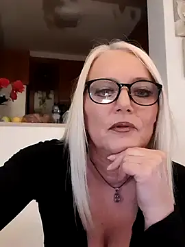 Snapshot of kikkastar chatting on January 23, 8:02 pm kikkastar online show from January 23, 8:02 pm