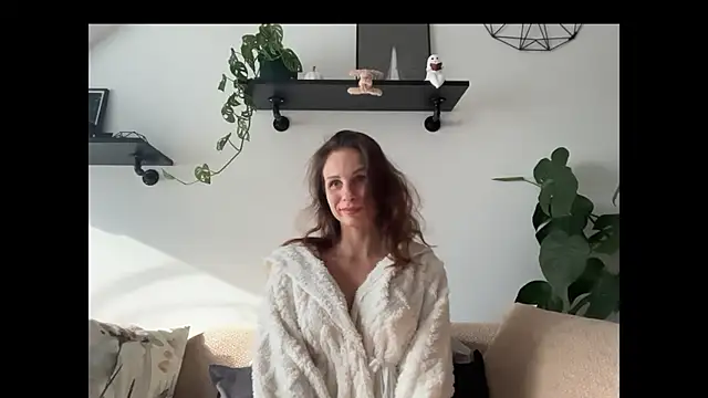Mary Wet online show from May 12, 3:51 pm