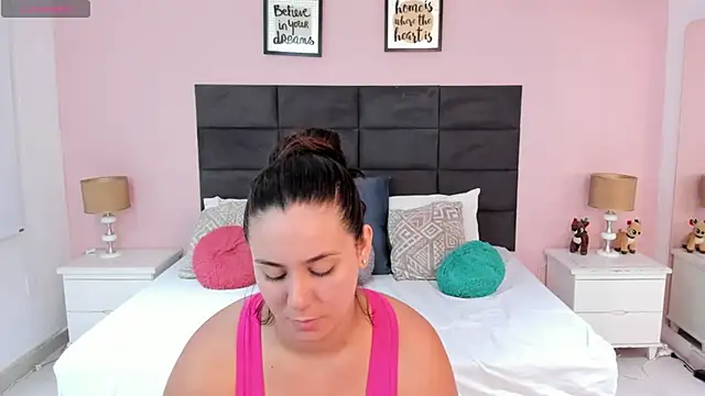 MadisonJenner online show from November 14, 11:25 am