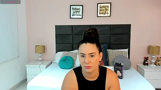 Snapshot of MadisonJenner chatting on November 12, 11:03 am MadisonJenner online show from November 12, 11:03 am