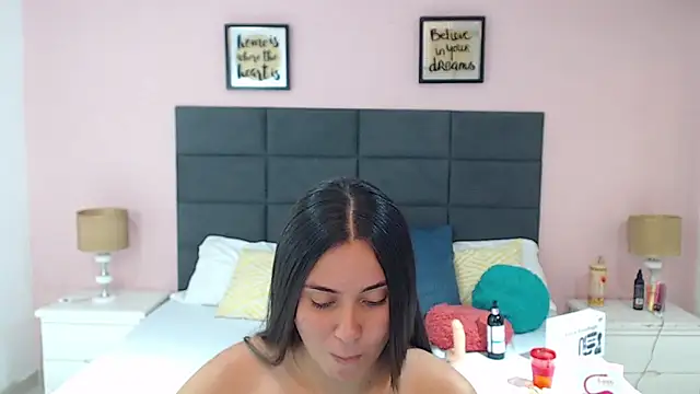 Snapshot of MadisonJenner chatting on March 9, 2:21 pm MadisonJenner online show from March 9, 2:21 pm