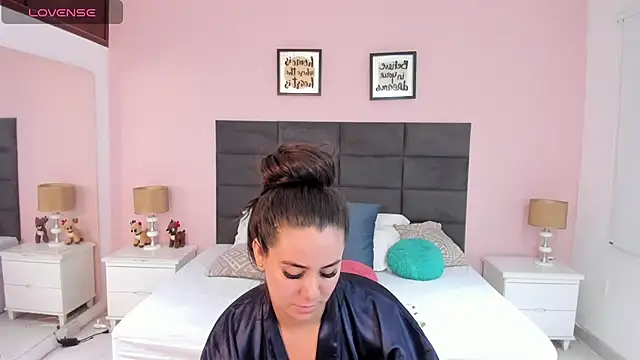 MadisonJenner online show from November 29, 12:49 pm