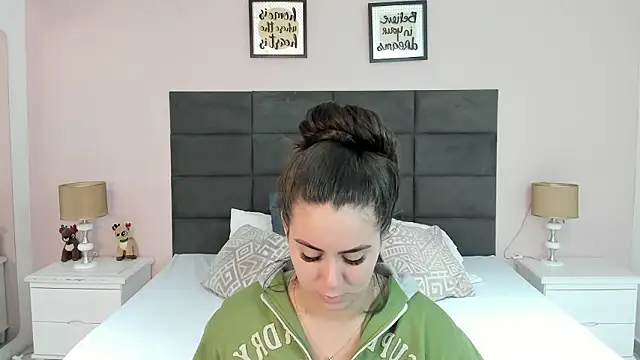 MadisonJenner online show from January 15, 11:35 am