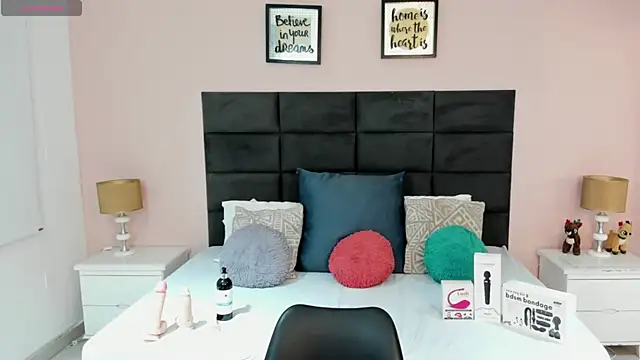 MadisonJenner online show from November 15, 12:53 pm