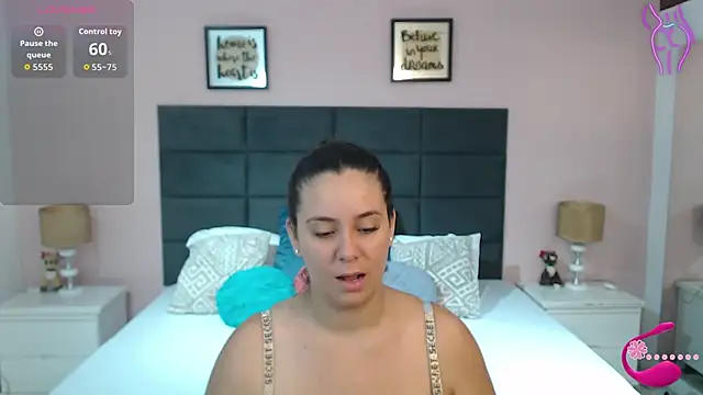 Snapshot of MadisonJenner chatting on October 5, 11:01 am MadisonJenner online show from October 5, 11:01 am