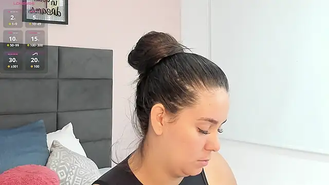 Snapshot of MadisonJenner chatting on February 7, 11:51 am MadisonJenner online show from February 7, 11:51 am