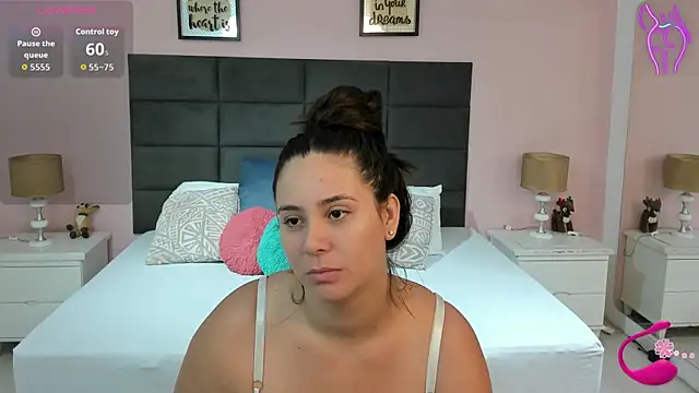 Snapshot of MadisonJenner chatting on October 11, 11:22 am MadisonJenner online show from October 11, 11:22 am