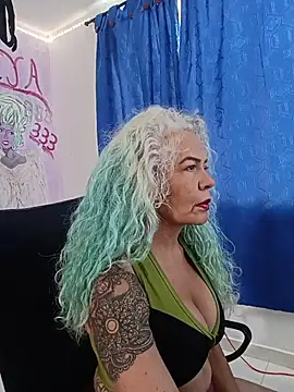 Snapshot of freyadevil333 chatting on June 25, 3:06 pm freyadevil333 online show from June 25, 3:06 pm