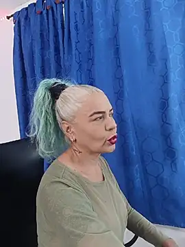 freyadevil333 online show from May 30, 3:46 am