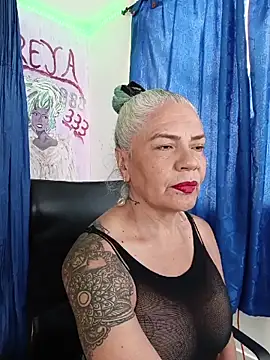 freyadevil333 online show from April 18, 9:04 pm