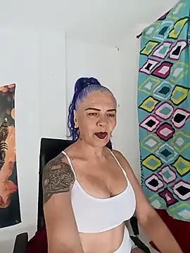 Snapshot of freyadevil333 chatting on October 23, 1:43 pm freyadevil333 online show from October 23, 1:43 pm