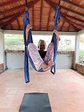 freyadevil333 online show from April 3, 8:04 pm