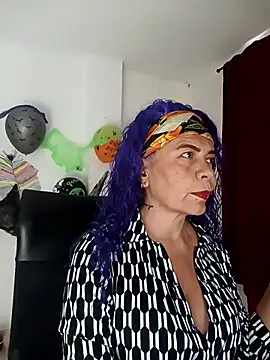 Snapshot of freyadevil333 chatting on October 18, 12:51 pm freyadevil333 online show from October 18, 12:51 pm