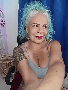 freyadevil333 online show from April 29, 7:23 am