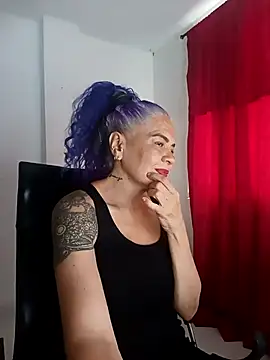 Snapshot of freyadevil333 chatting on November 13, 11:14 am freyadevil333 online show from November 13, 11:14 am