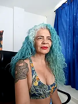 Snapshot of freyadevil333 chatting on December 4, 2:38 pm freyadevil333 online show from December 4, 2:38 pm