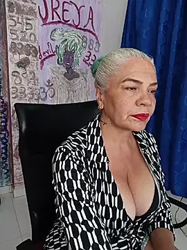 freyadevil333 online show from March 26, 4:00 am