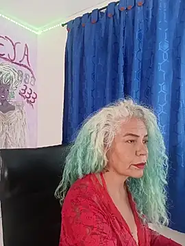 freyadevil333 online show from May 19, 6:53 am