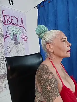 freyadevil333 online show from June 4, 12:10 pm