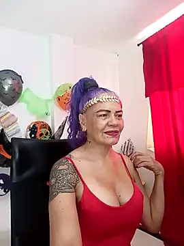 Snapshot of freyadevil333 chatting on October 13, 2:40 pm freyadevil333 online show from October 13, 2:40 pm