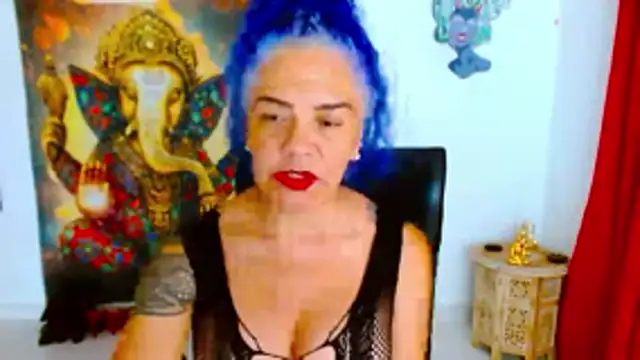 Snapshot of freyadevil333 chatting on October 31, 2:30 am freyadevil333 online show from October 31, 2:30 am