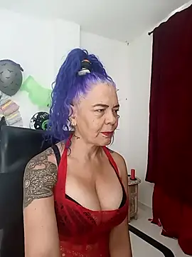 Snapshot of freyadevil333 chatting on October 19, 1:03 pm freyadevil333 online show from October 19, 1:03 pm