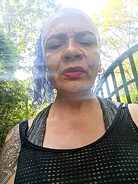 Snapshot of freyadevil333 chatting on November 12, 1:26 pm freyadevil333 online show from November 12, 1:26 pm