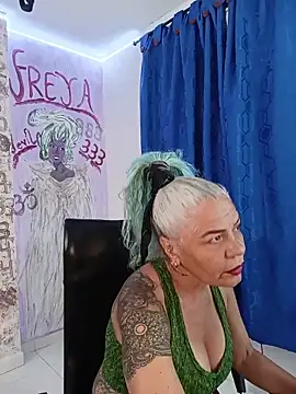 Snapshot of freyadevil333 chatting on June 21, 4:40 am freyadevil333 online show from June 21, 4:40 am