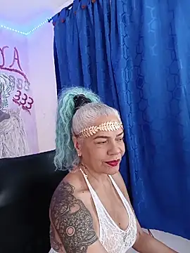 freyadevil333 online show from May 9, 4:27 am