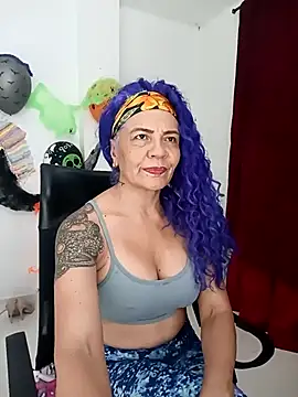 Snapshot of freyadevil333 chatting on October 19, 12:57 am freyadevil333 online show from October 19, 12:57 am