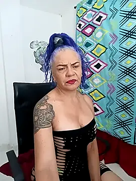 Snapshot of freyadevil333 chatting on October 25, 1:12 pm freyadevil333 online show from October 25, 1:12 pm