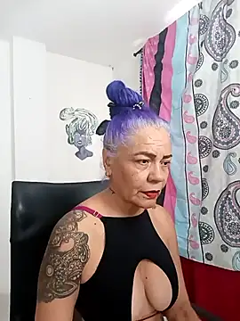 Snapshot of freyadevil333 chatting on October 27, 3:57 pm freyadevil333 online show from October 27, 3:57 pm