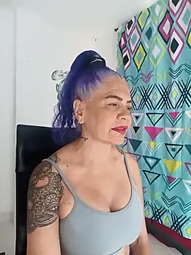 Snapshot of freyadevil333 chatting on October 30, 1:31 pm freyadevil333 online show from October 30, 1:31 pm