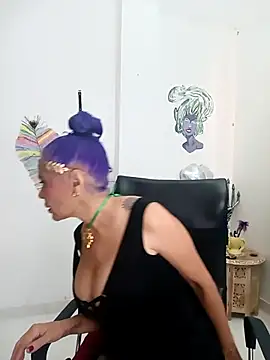 Snapshot of freyadevil333 chatting on October 10, 1:34 pm freyadevil333 online show from October 10, 1:34 pm