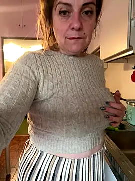 Sunbelxx online show from December 3, 9:20 am