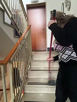 Sunbelxx online show from February 6, 9:05 am